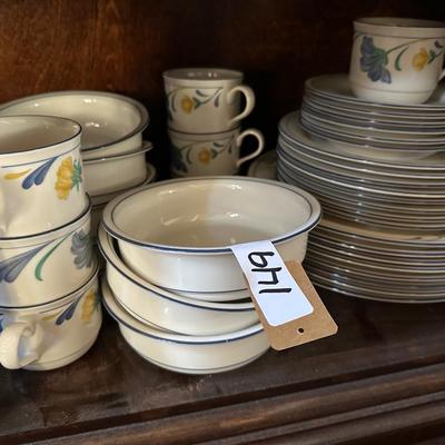 LENOX CHINASTONE DISH SET