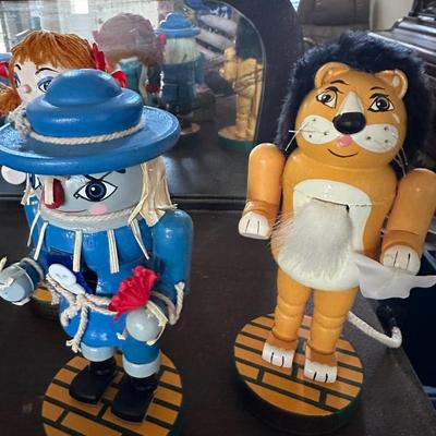 WIZARD OF OZ COLLECTABLE LOT