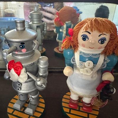 WIZARD OF OZ COLLECTABLE LOT
