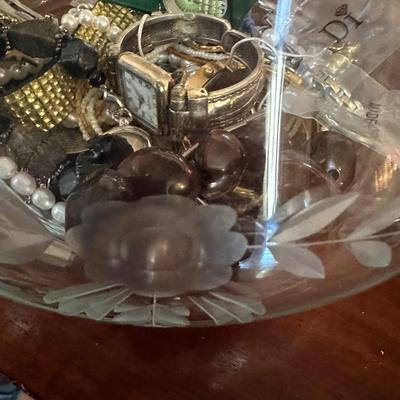 COSTUME JEWELRY LOT