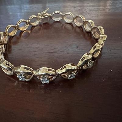 14K GOLD DIAMOND ACCENT BRACELET