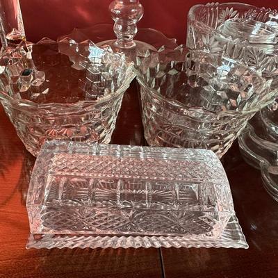 CLEAR GLASSWARE LOT