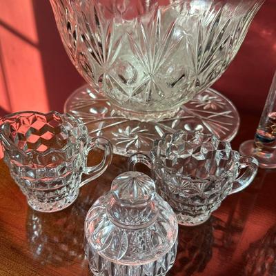 CLEAR GLASSWARE LOT