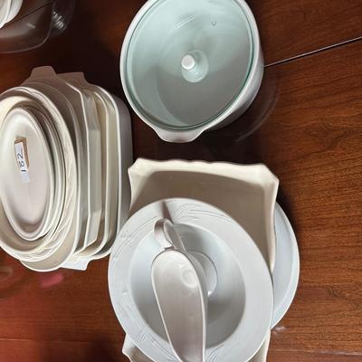 WHITE GLASSWARE LOT