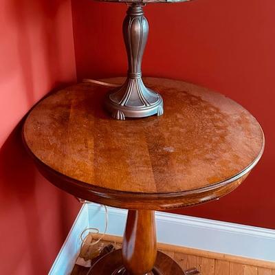 ROUND ACCENT TABLE