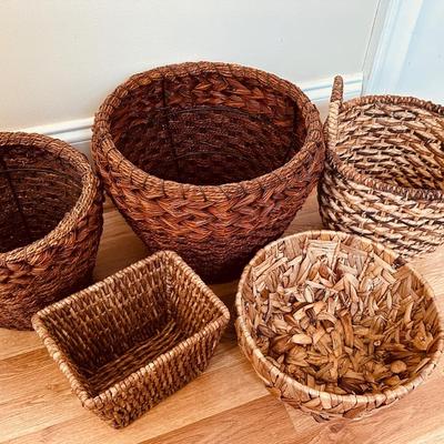 BASKET LOT