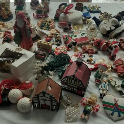 Christmas Decor/Ornament Lot