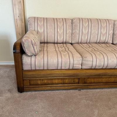 QUALITY SOFA IN GREAT CONDITION