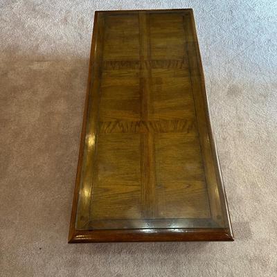 SOLID WOOD COFFEE TABLE W/3 DRAWERS AND PROTECTIVE GLASS ON TOP