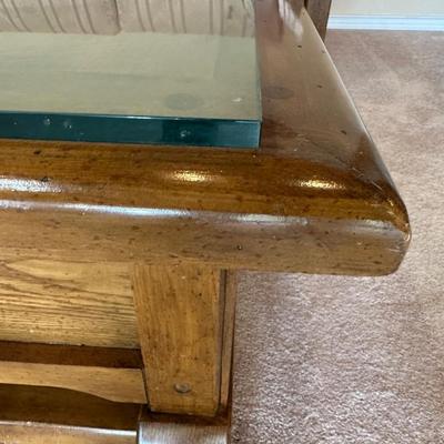SOLID WOOD COFFEE TABLE W/3 DRAWERS AND PROTECTIVE GLASS ON TOP