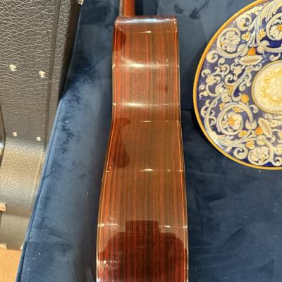 Suzuki Vintageee Classical Acoustic Guitar with Hard Case Japan Made