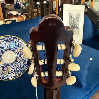 Lyle Classical Guitar Standard Body Beginner Level Spain Made