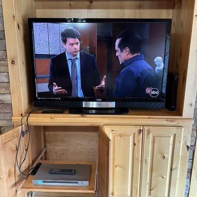 VIZIO 47” LCD/LED TV AND SONY CD/DVD PLAYER W/REMOTES