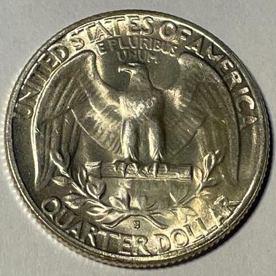 LIGHTLY GOLDEN TONED 1952-S CHOICE UNCIRCULATED WASHINGTON SILVER QUARTER AS PICTURED. FREE DOMESTIC SHIPPING.