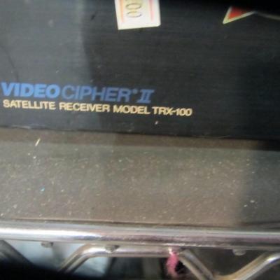 Toshiba Video Cipher II Satellite Receiver Model TRX-100 JVC XL-R86 Compact Disc Automatic Changer