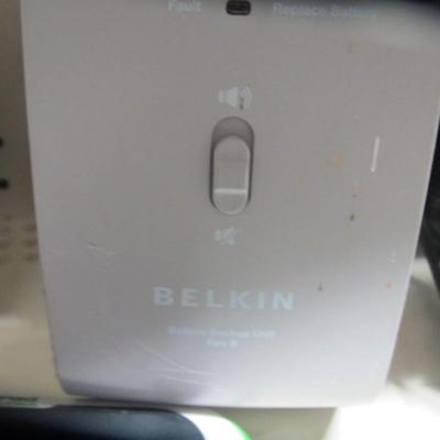 Leapfrog Desk Lamp Belkin USB 4-Port Hub F5U021 Philips Magnavox MWK 122BK