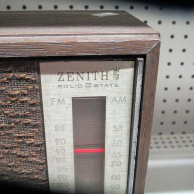 Zenith Solid State Radio