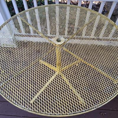 Vintage Parakeet Yellow Metal Mesh Patio Set (P-SD)