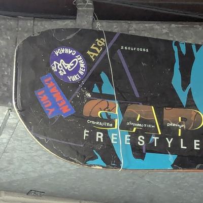 Cap Free Style Snowboard