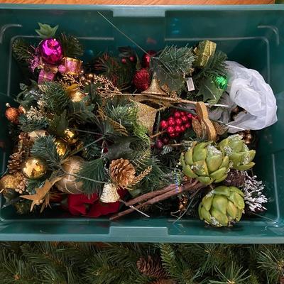 Vast Variety of Christmas Decor and More (S-BM)