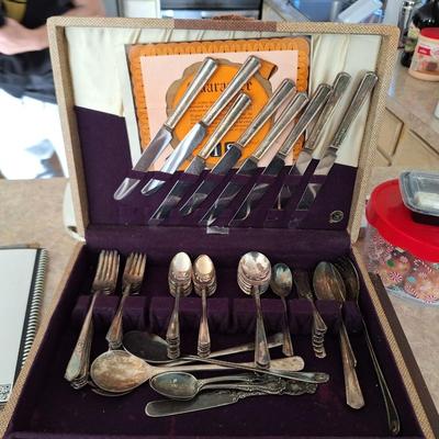 Silverplate Flatware set