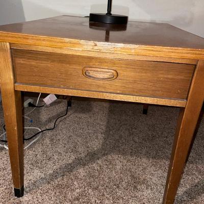 Small wood end table with lamp