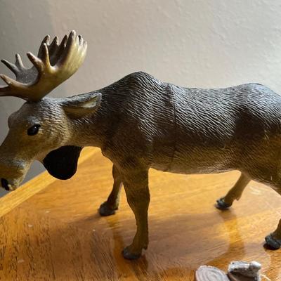 Plastic moose with fishing theme game