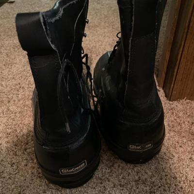 3 pairs of snow boots