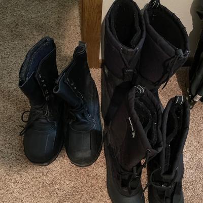 3 pairs of snow boots