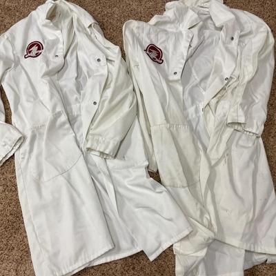2 sealed power white coats