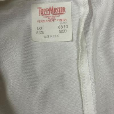 2 sealed power white coats