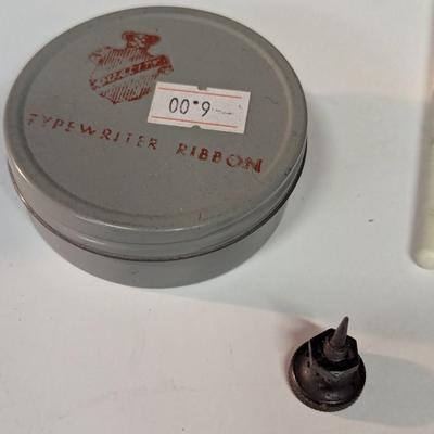 Vintage Typewriter Ribbon Kistky Set