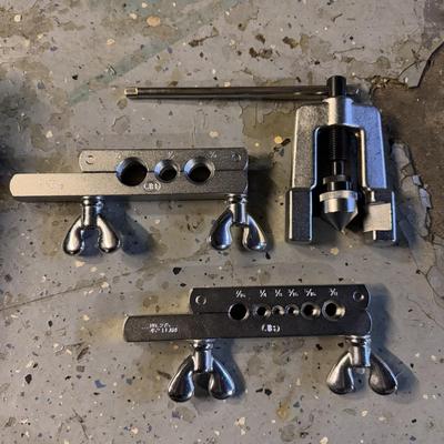 Inventek Self-Adjusting Laser Level and Other Tools (B1-DZ)
