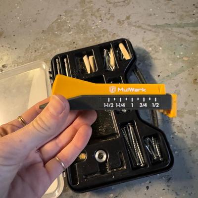 Inventek Self-Adjusting Laser Level and Other Tools (B1-DZ)