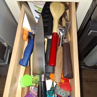 Utensil/Knife Drawer