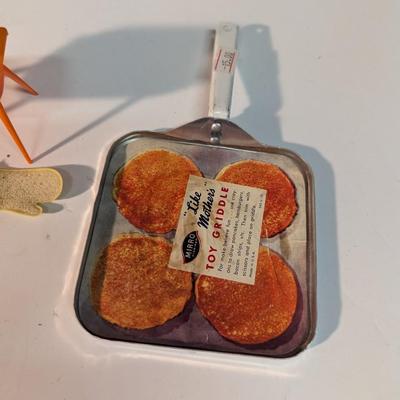 Vintage Miniature Kitchen Utensils Grill & Sink