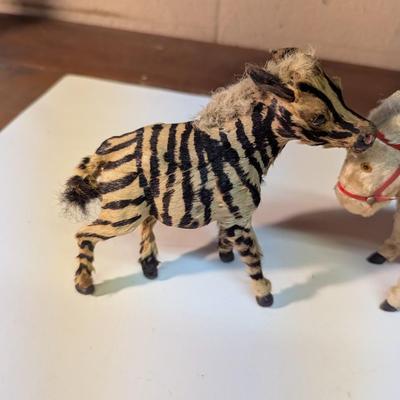Zebra & Windup Horse No Key