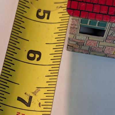 Skyline Train Building & 3/16" Scale Tracks