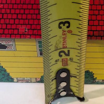 Skyline Train Building & 3/16" Scale Tracks