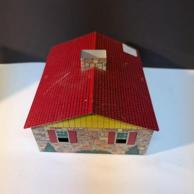 Skyline Train Building & 3/16" Scale Tracks
