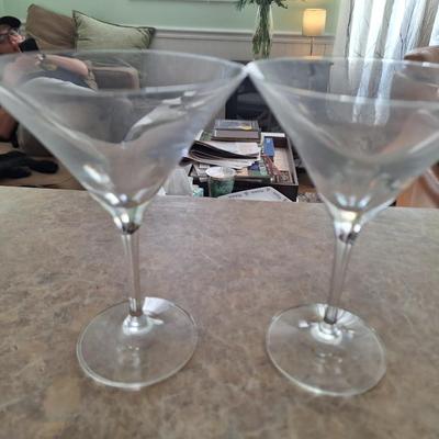 2 martini glasses