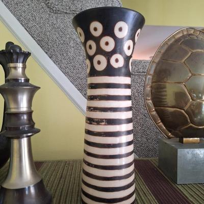 Black & Cream Vase