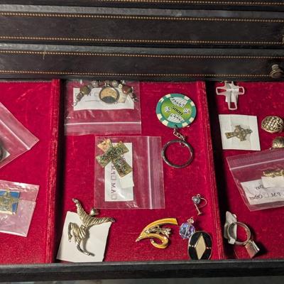 Assortment Of Jewelry (See all pictures)