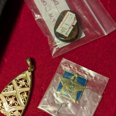 Assortment Of Jewelry (See all pictures)
