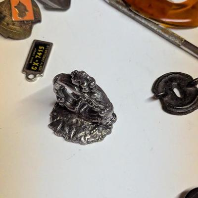 Antique Collector Items Fighting Gamecocks Coin