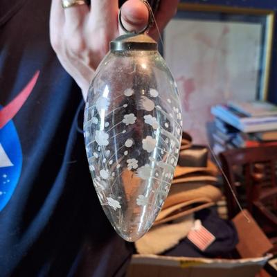 Lightbulb etched ornament