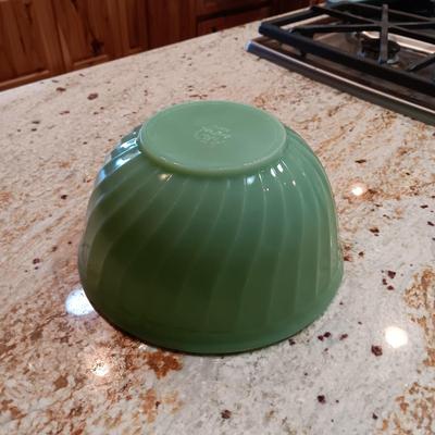 8" FIRE KING JADEITE SWIRL BOWL