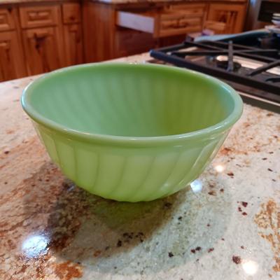 8" FIRE KING JADEITE SWIRL BOWL