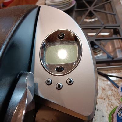 GENTLY USED KEURIG COFFEE MAKER PLUS ROTATING POD HOLDER
