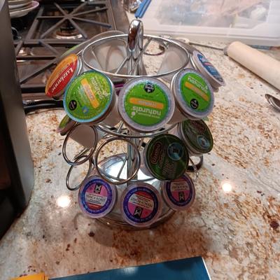 GENTLY USED KEURIG COFFEE MAKER PLUS ROTATING POD HOLDER